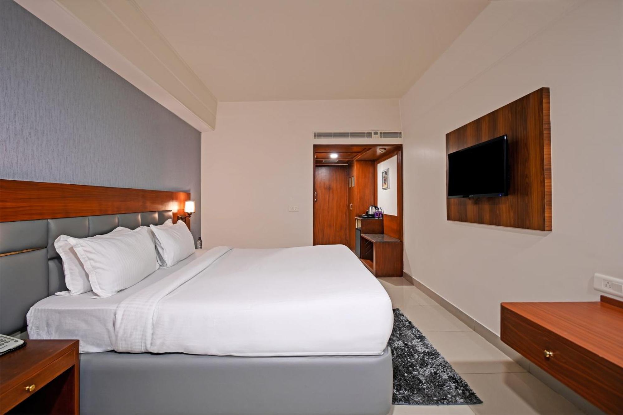 Hotel Palette Madhapur Hajdarabad Zewnętrze zdjęcie