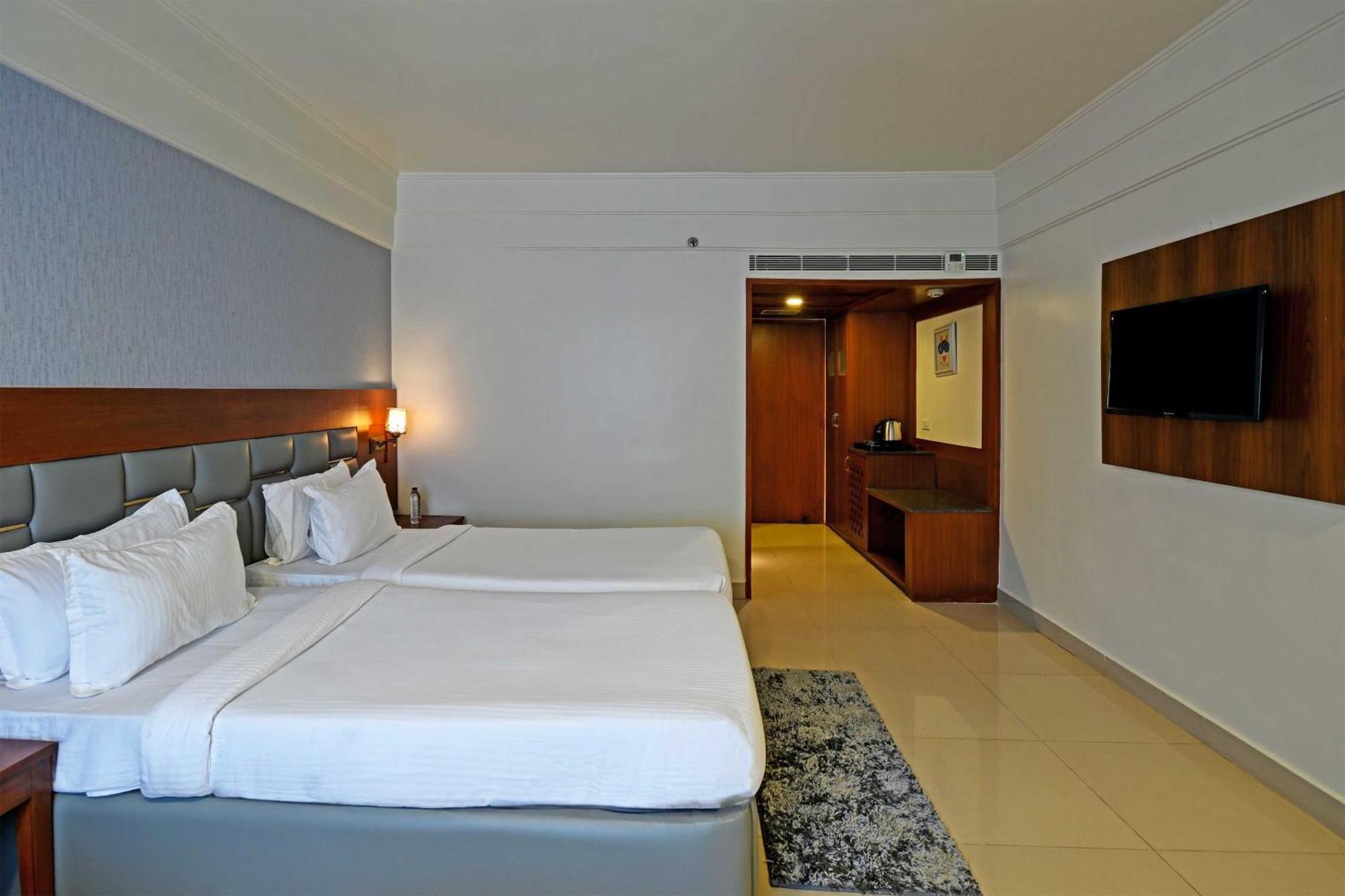 Hotel Palette Madhapur Hajdarabad Zewnętrze zdjęcie