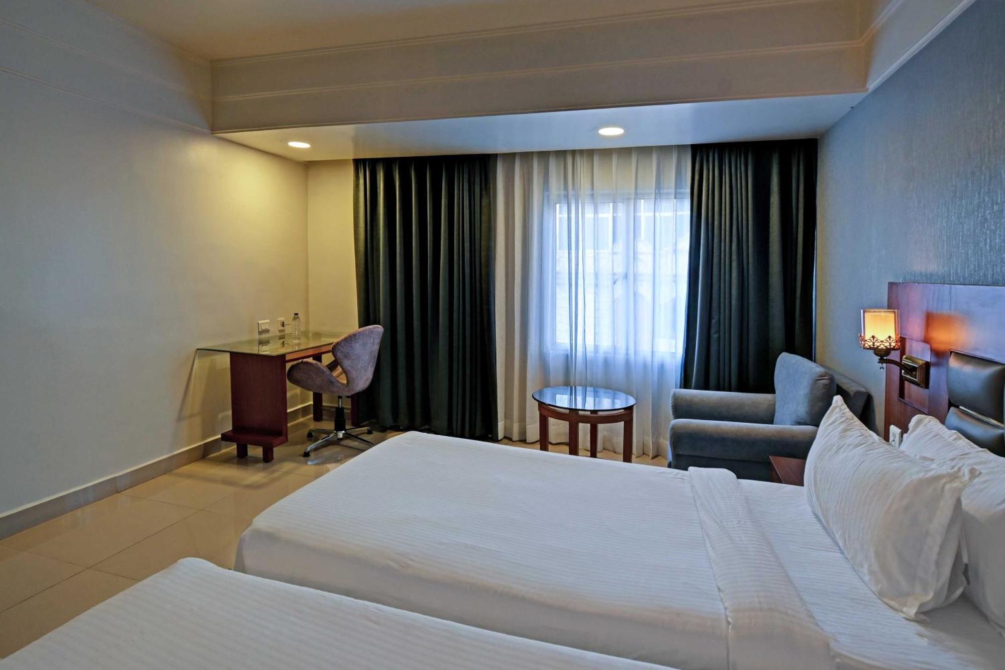 Hotel Palette Madhapur Hajdarabad Zewnętrze zdjęcie