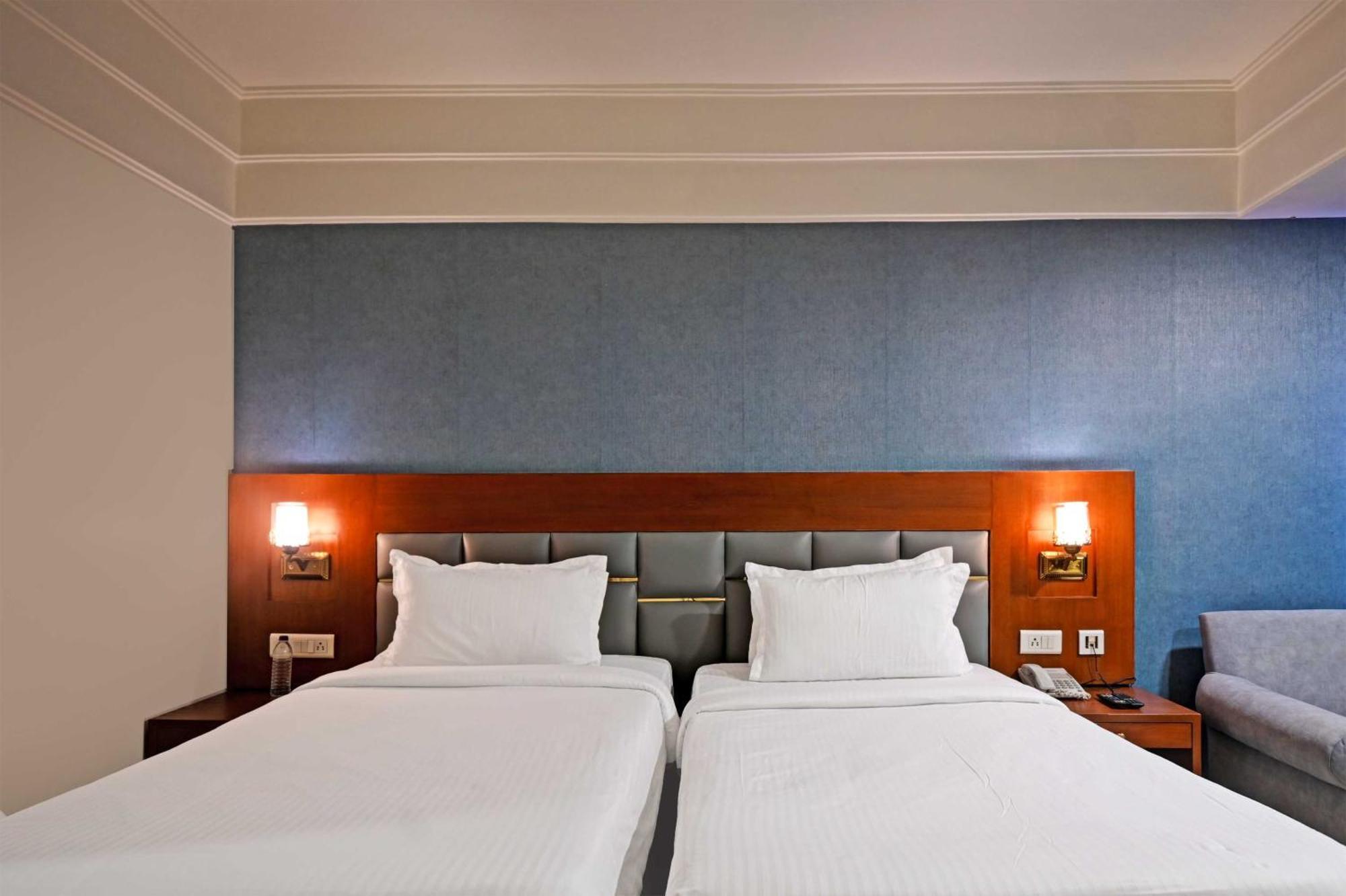 Hotel Palette Madhapur Hajdarabad Zewnętrze zdjęcie