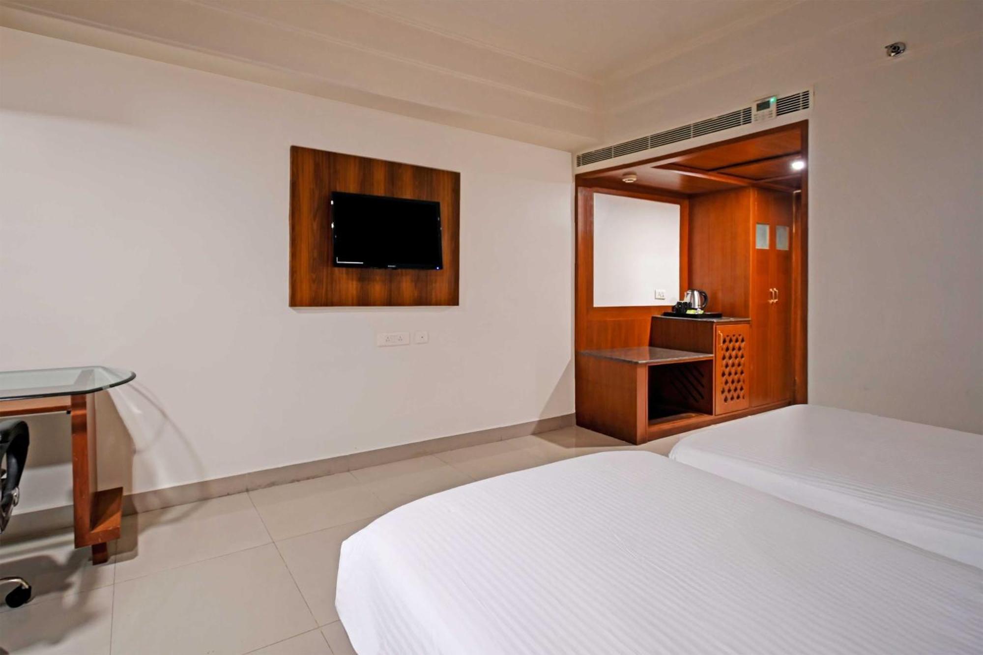Hotel Palette Madhapur Hajdarabad Zewnętrze zdjęcie