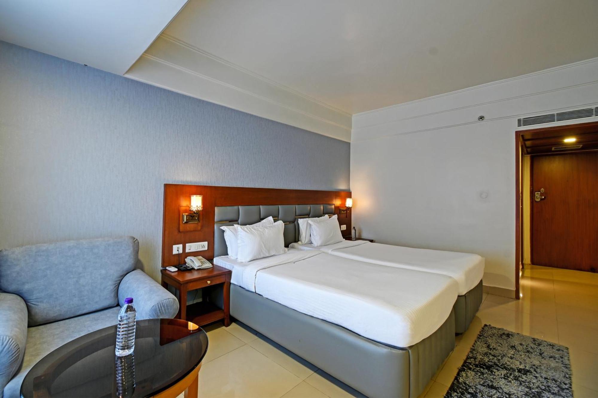 Hotel Palette Madhapur Hajdarabad Zewnętrze zdjęcie